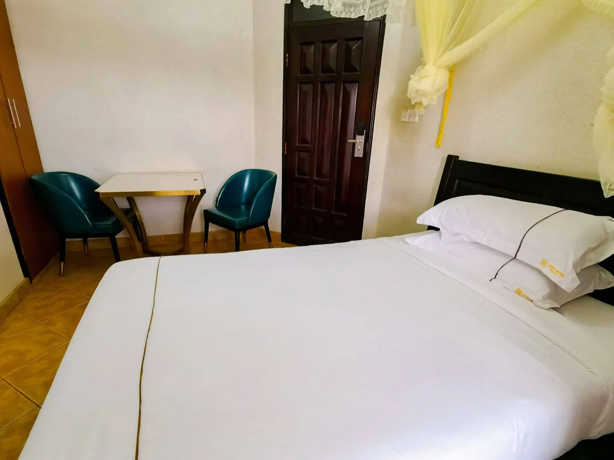 Hot Deal hotel for sale in Munyonyo - View 3